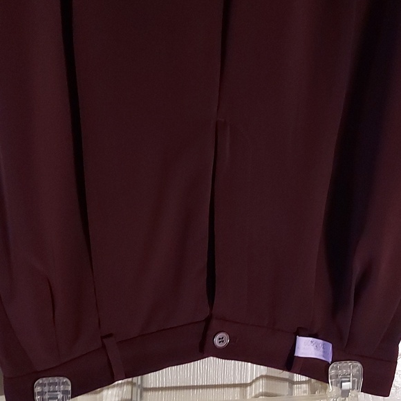 Dress pants - Picture 2 of 3